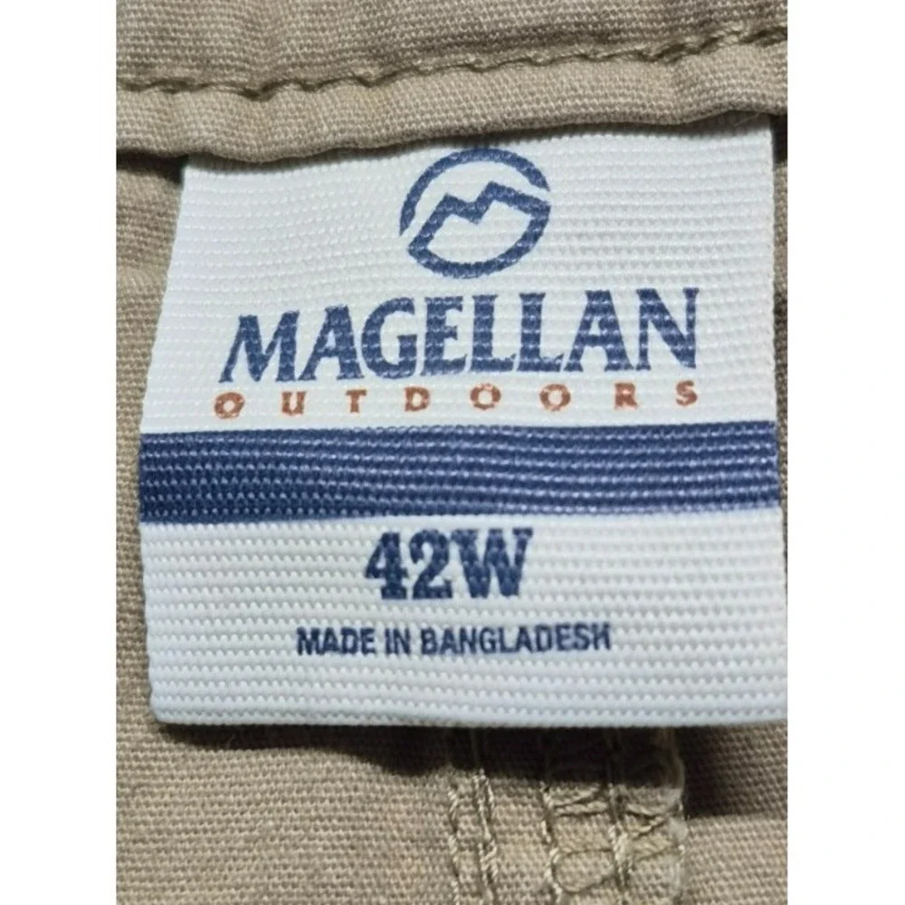 Magellan Outdoor Men's Khaki Flat Front Chino Shorts sz. 42W‎ fishing hiking